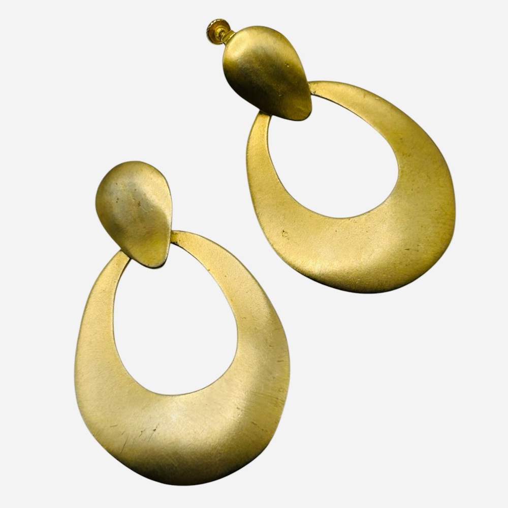 Huge Les Bernard Matte Gold Plate Door Knocker Clip Earrings - Picture 2 of 3